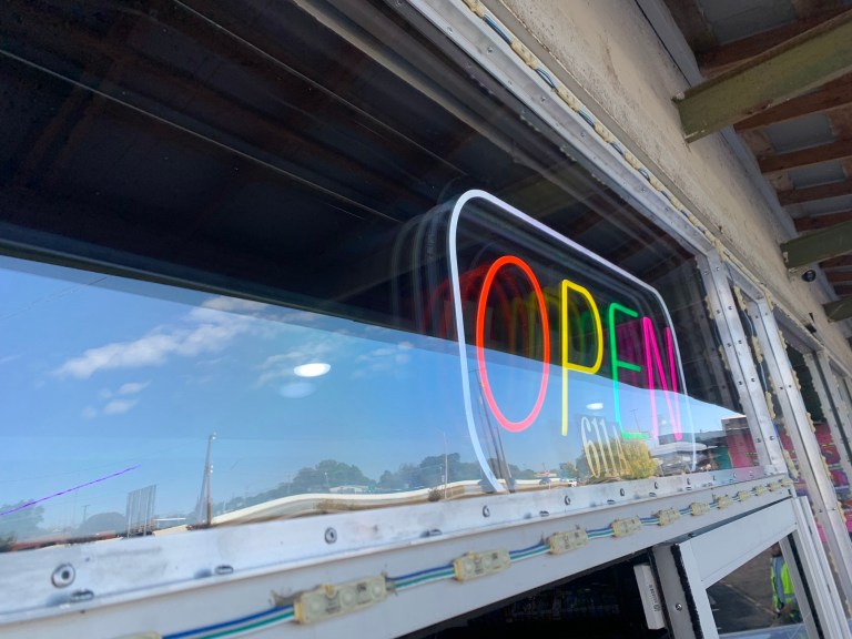 FITTED POLYCARBONATE GLASS SHIELD